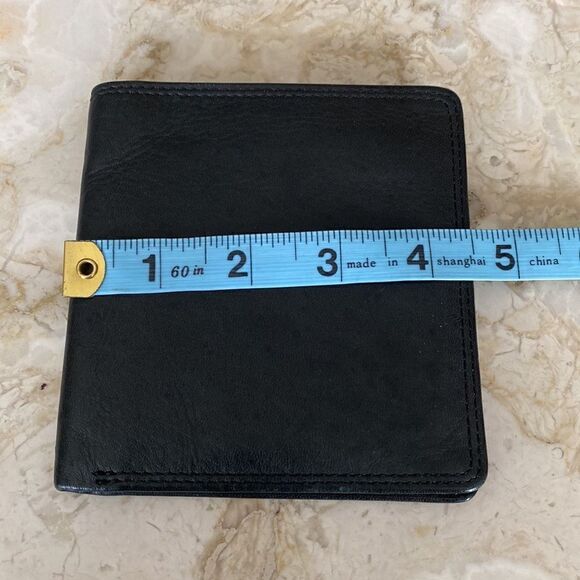 Wilsons Leather Bi-Fold Wallet - Picture 11 of 12